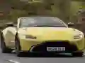 Гра Aston Martin Vantage Roadster онлайн